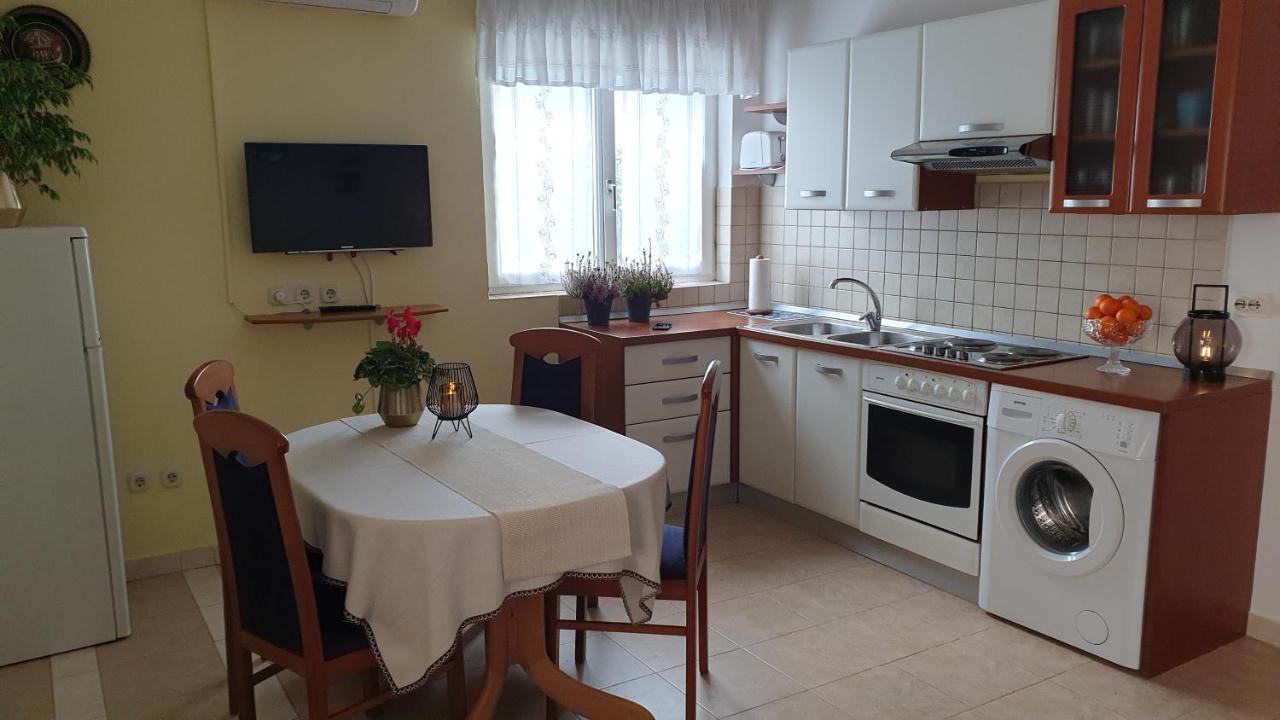 Apartment Aurora Borik *